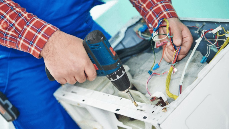 Demirci Vaillant Vaillant çamaşır makinesi kart tamiri – Su almama arızası orijinal parça ile giderildi. - Teknik servis örneği